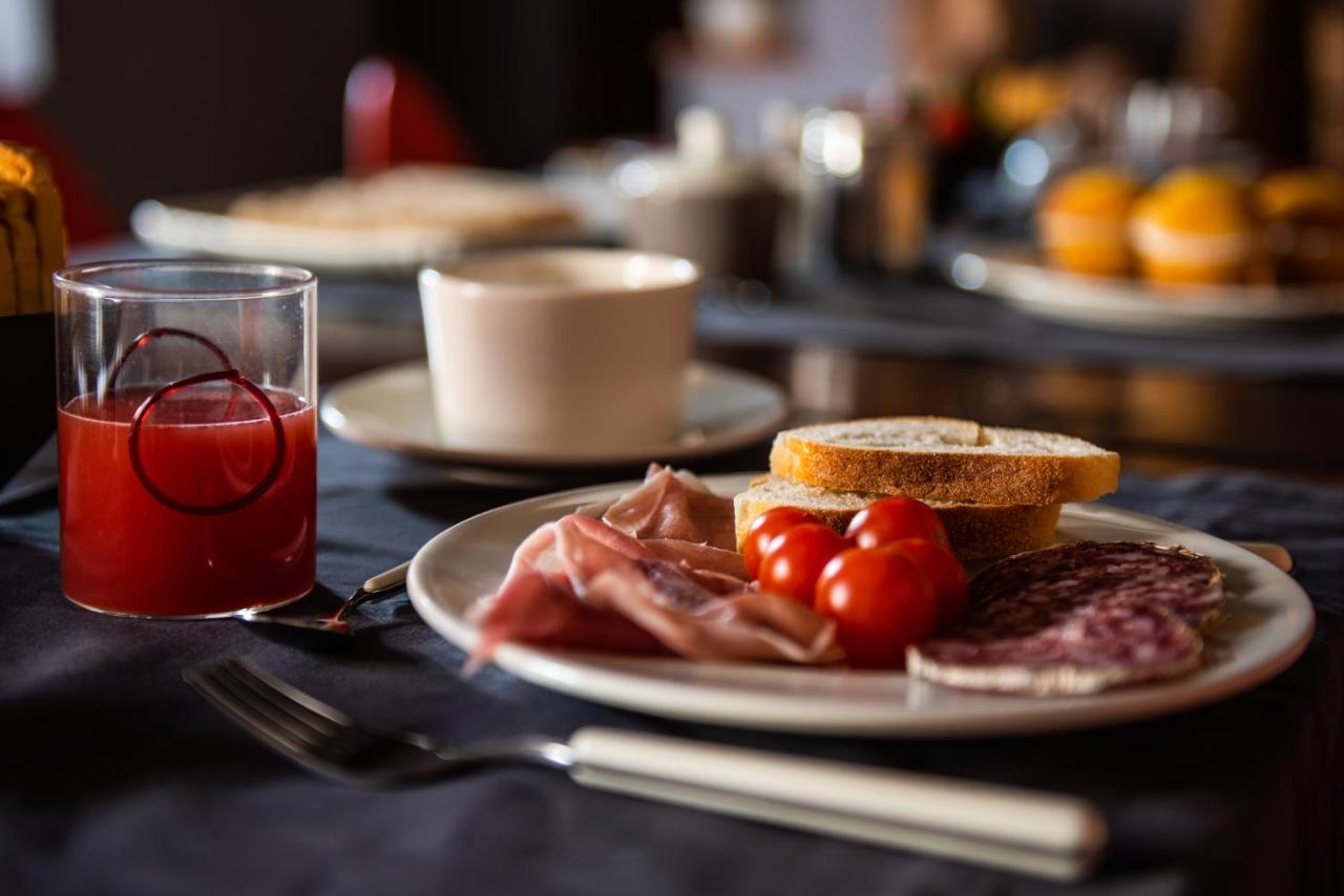 Boutique Hotel Al Palazzo Rosso Neive Zewnętrze zdjęcie